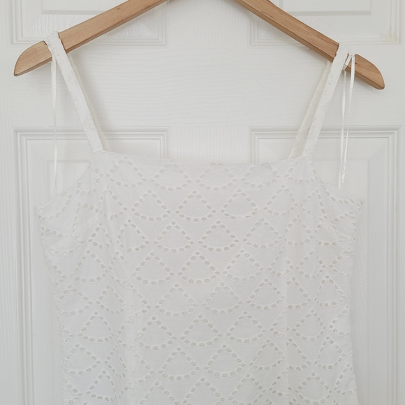 NWT Urban Outfitters White Eyelet Mini Dress Size M - Picture 3 of 8